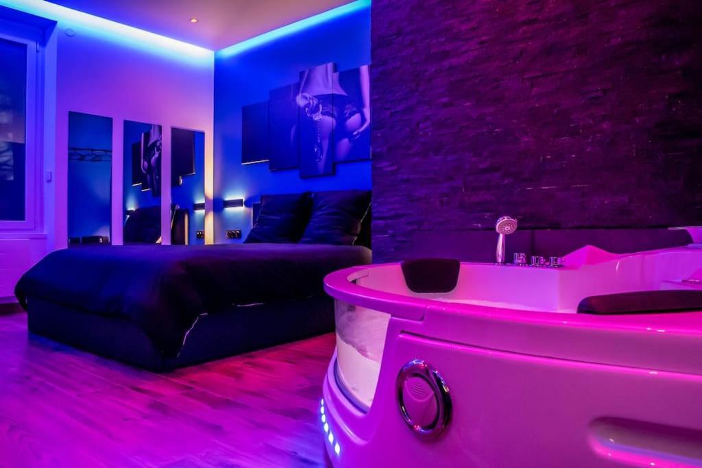 コルベイユ・エソンヌBlue Night - Jacuzzi - Bord De Seineアパートメント エクステリア 写真